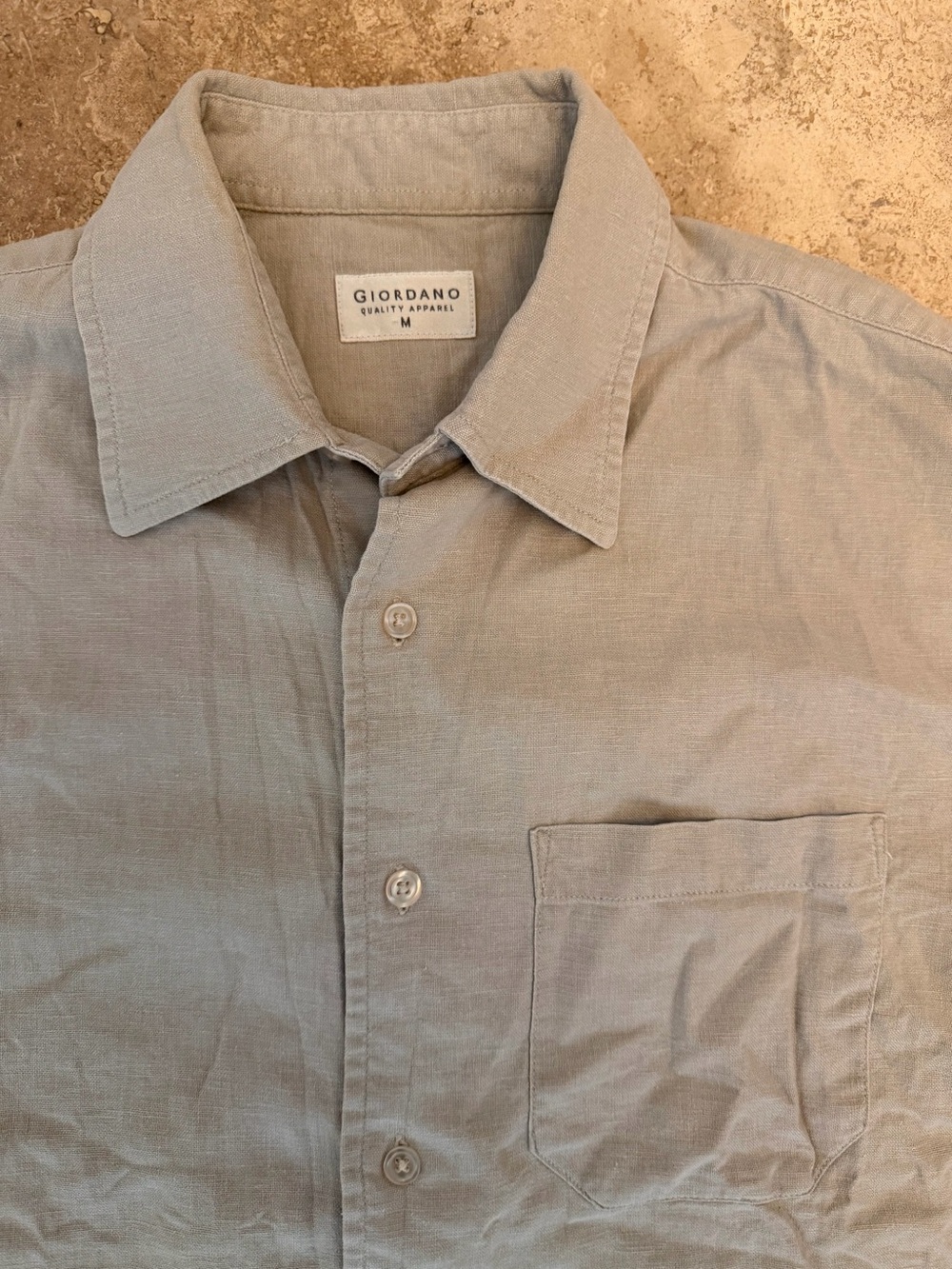 Giordano Men's Casual Button-Down Shirt in Tan
